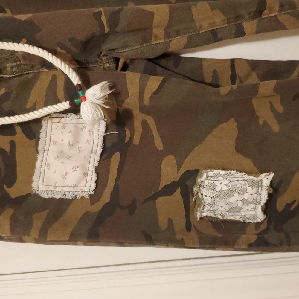 Pol Camo Lace Love Joggers Twill Patchwork Size Medium - Picture 12 of 16